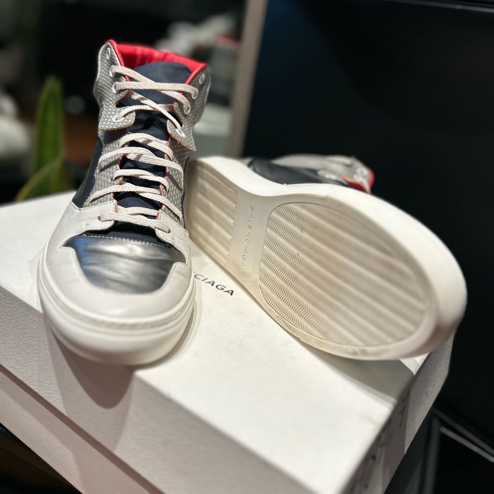 Balenciaga ~ Men's White/Silver Leather High Top Sneakers ~ Size US 8 / EUR 41 - Picture 3 of 9